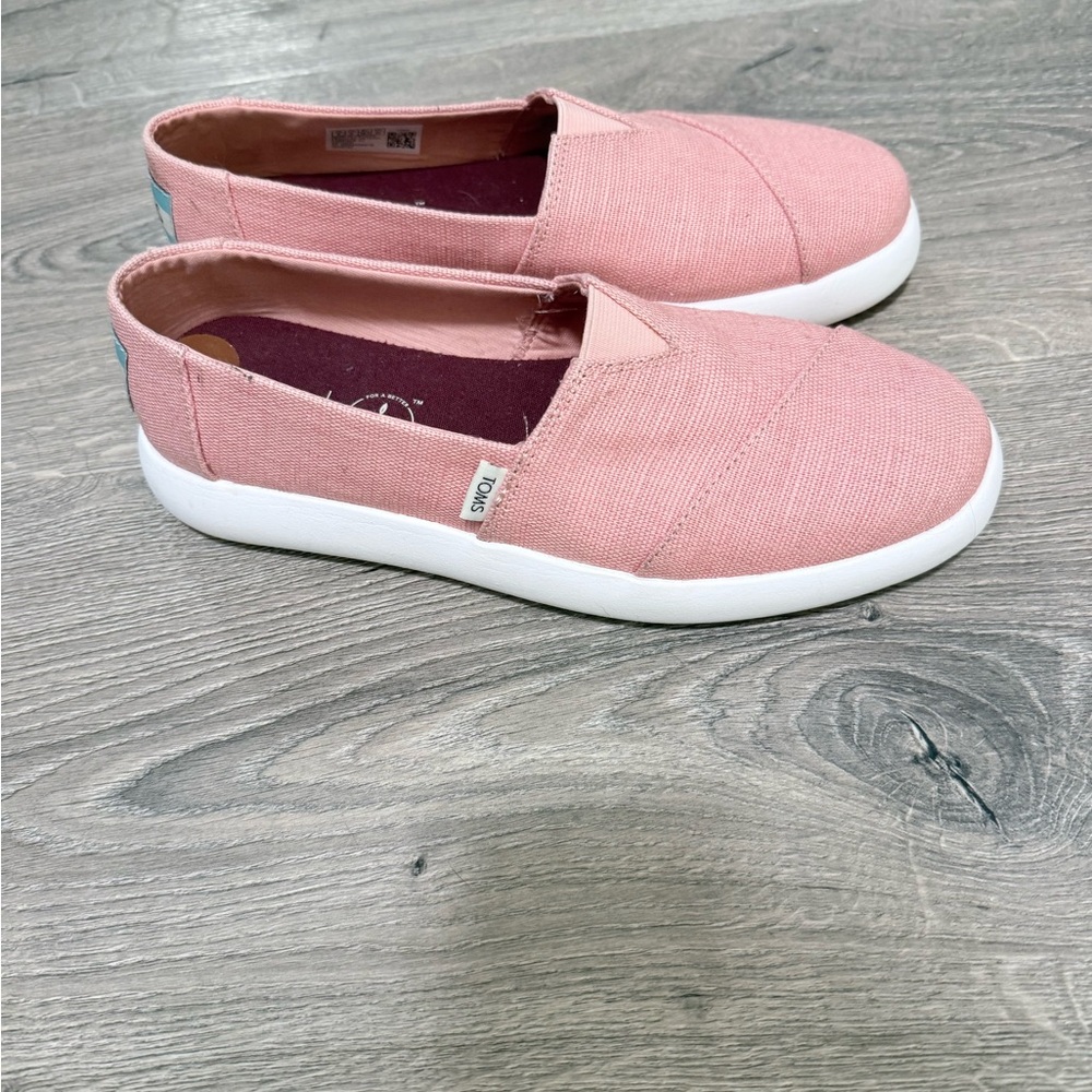 TOMS Women's Blush Pink Slip-On Sneakers EUC